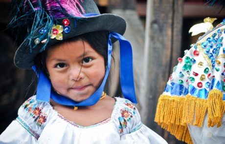 Threads Worldwide - Ecuadorian artisan's child